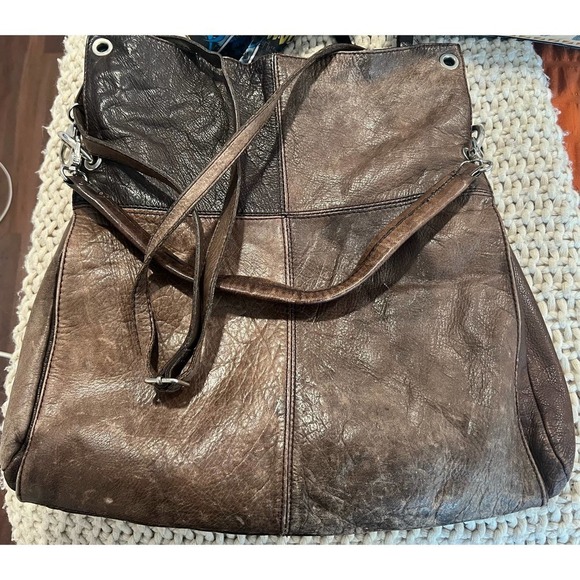 Italian Large Leather Shoulder Bag - Picture 10 of 15
